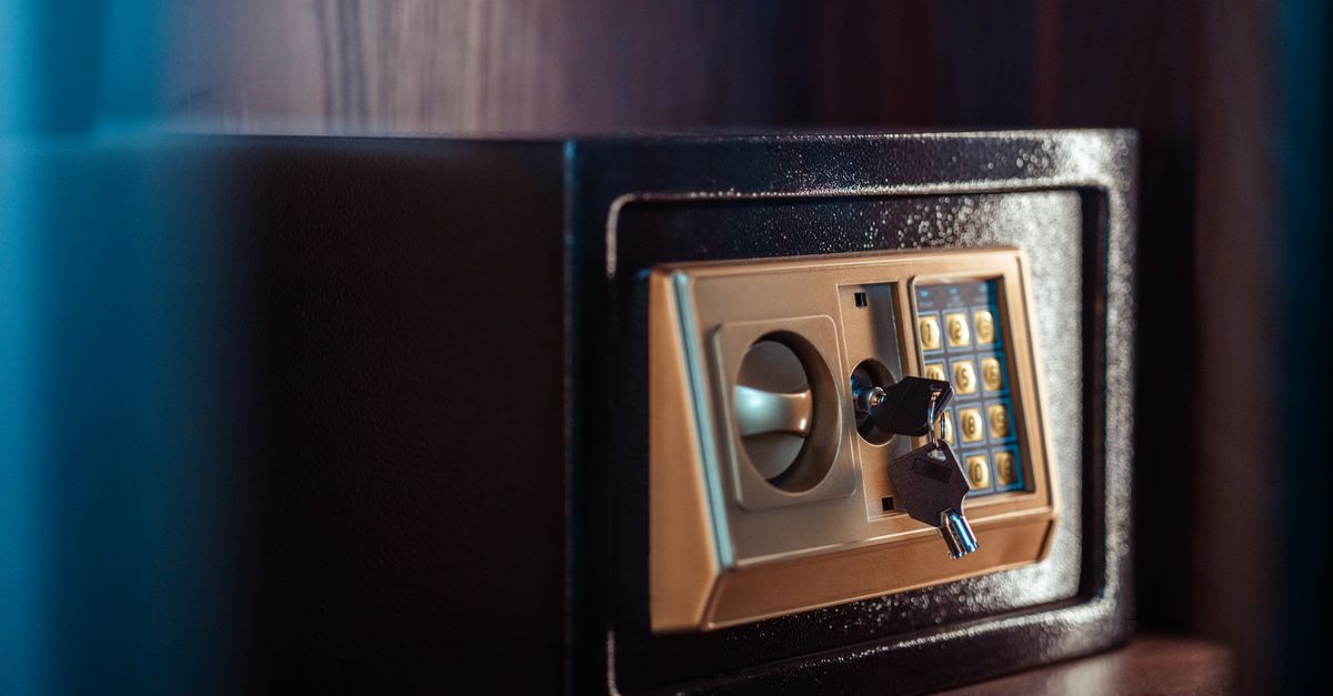 front door lock key — West End Ave Locksmith NYC